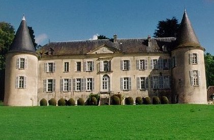 Vue de la façade sud de Beaujeu